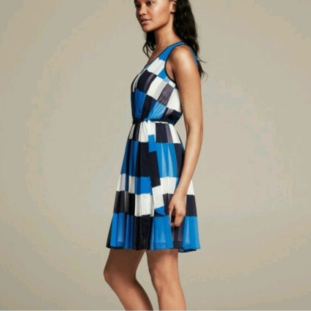 Banana Republic Geometric Print Chiffon Pleated Dress Blk/ Blue/ White sz 12 - Picture 3 of 11